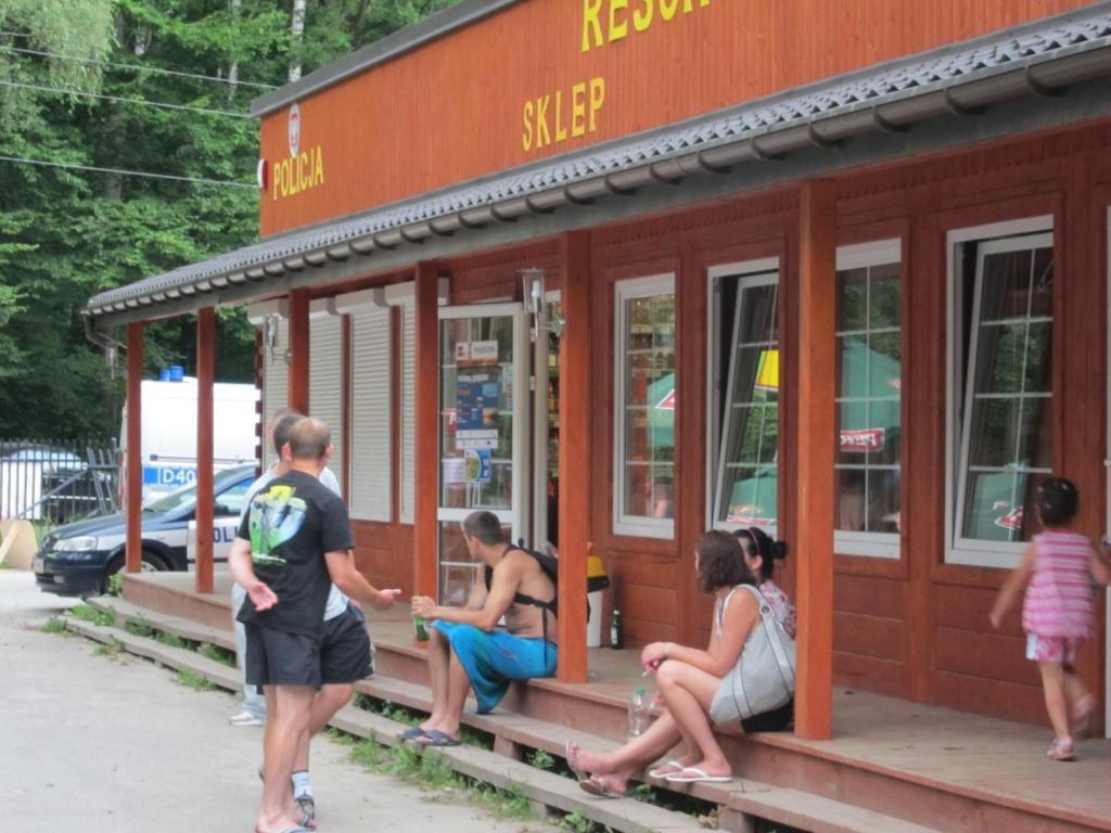 Resort Piaseczno Rozpłucie Kültér fotó