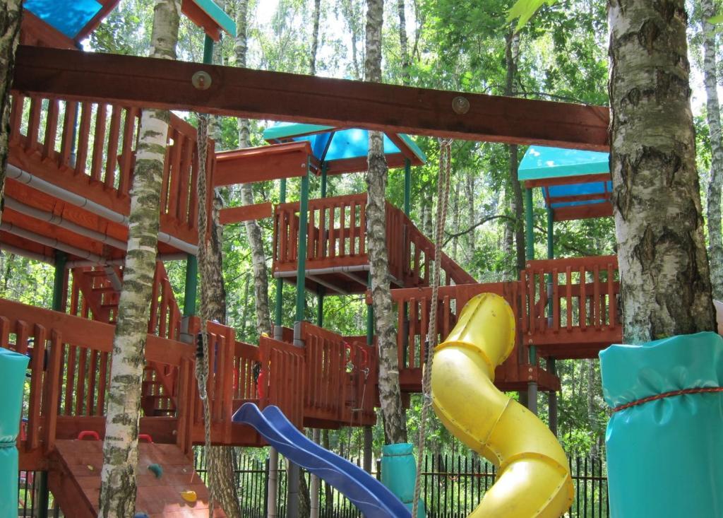 Resort Piaseczno Rozpłucie Kültér fotó
