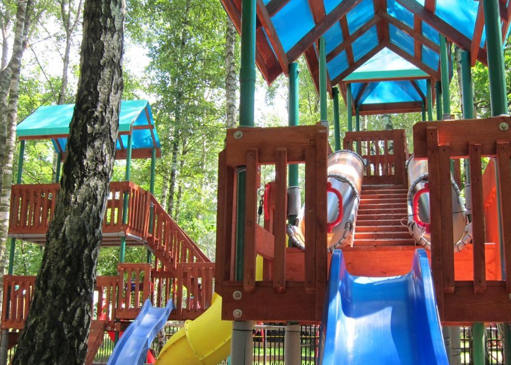 Resort Piaseczno Rozpłucie Kültér fotó