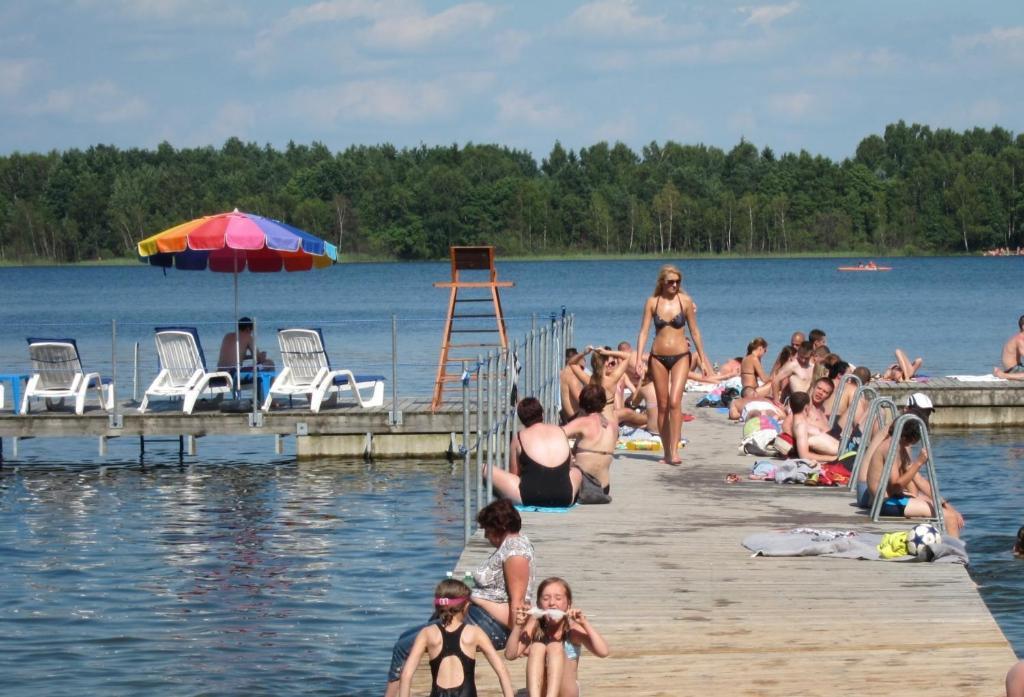 Resort Piaseczno Rozpłucie Kültér fotó